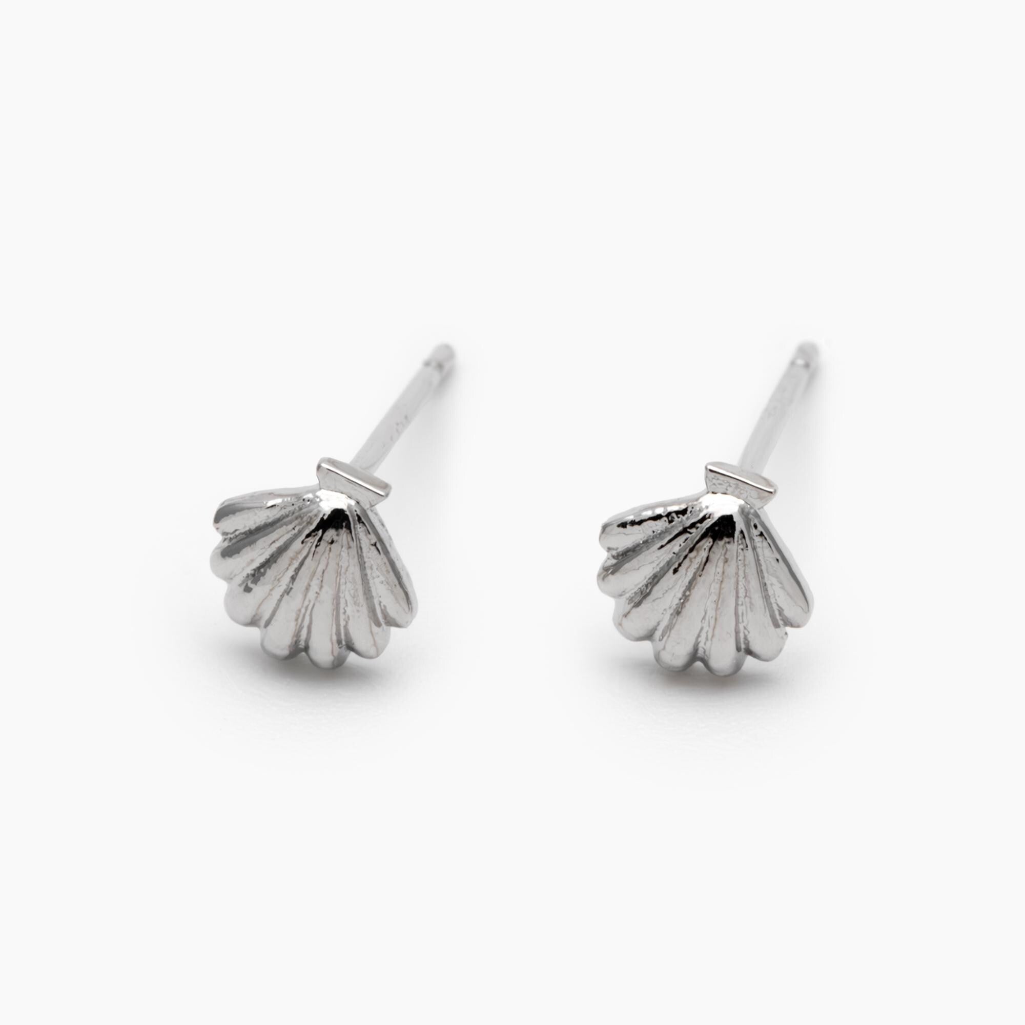 10pcs Gold/ Silver Shell Earring 6x6mm, Gold/ Rhodium plated Brass Seashell Stud Earrings (GB-4460-E)